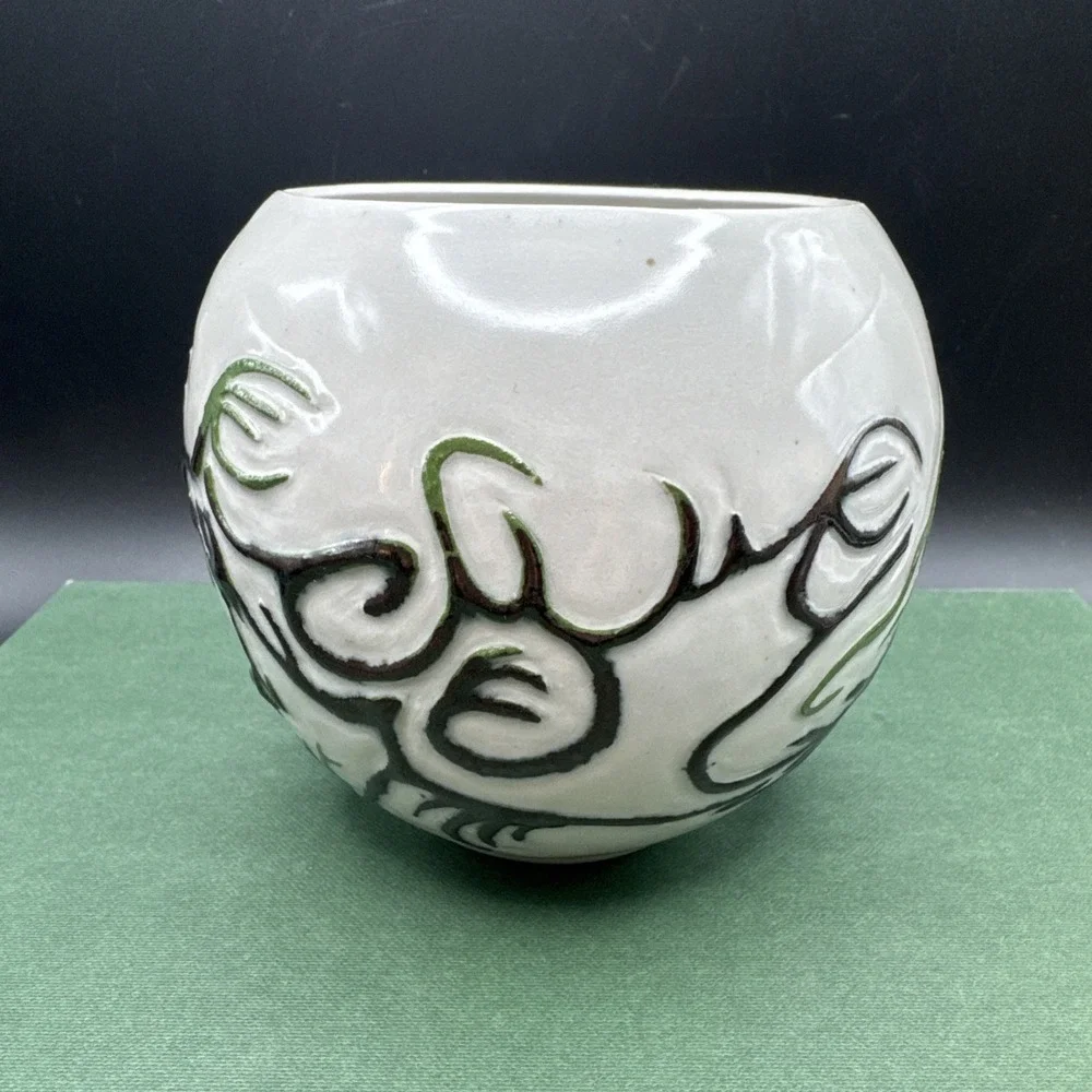 Studio Art Pottery Vase BF Gillen Incised Raised Black Green Abstract Design‎ 5